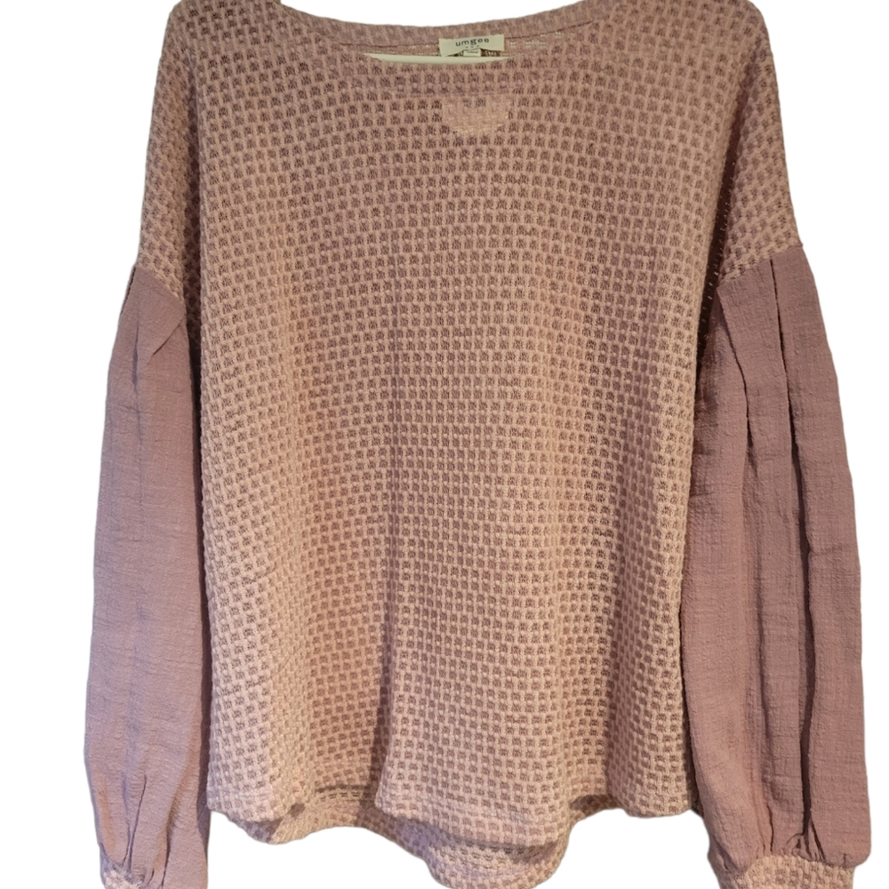 Umgee NWT Womebs Size Medium Top